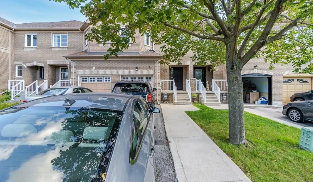 123 Twin Pines Cres, Brampton — sold by Kelechi Amadi