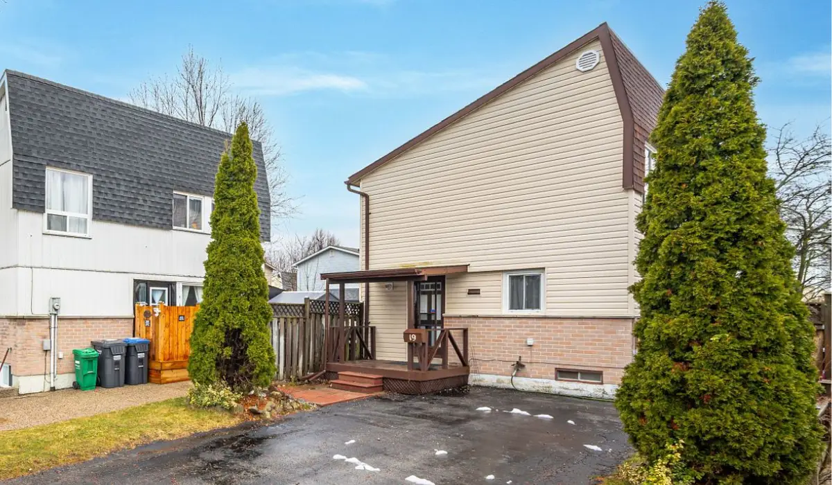 19 Homer Square, Brampton — sold by Kelechi Amadi